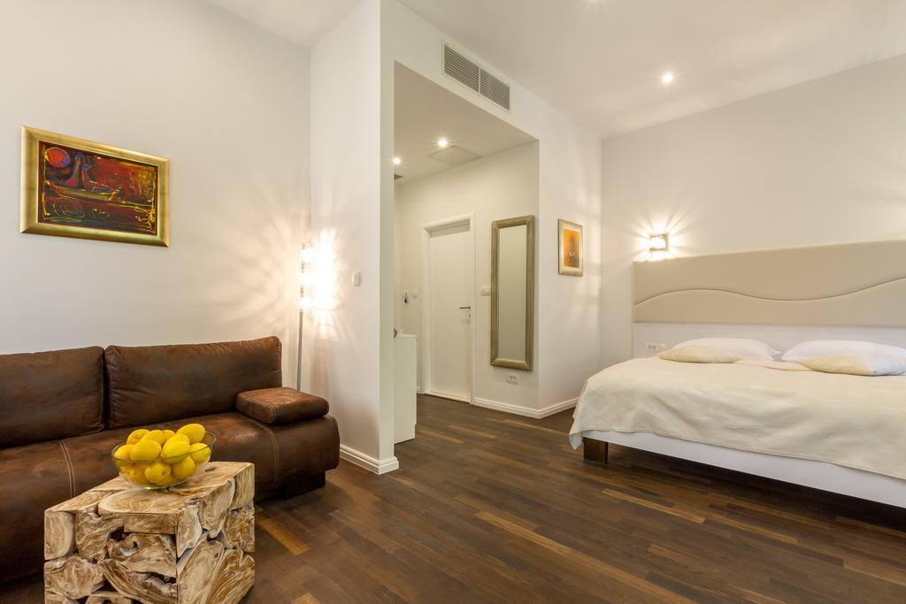 Pellegrini Luxury Rooms สปลิท ภายนอก รูปภาพ