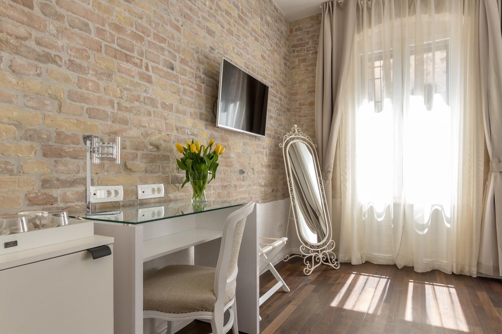 Pellegrini Luxury Rooms สปลิท ภายนอก รูปภาพ