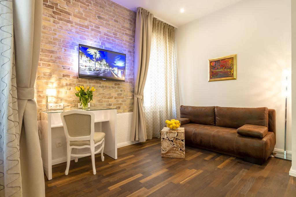 Pellegrini Luxury Rooms สปลิท ภายนอก รูปภาพ