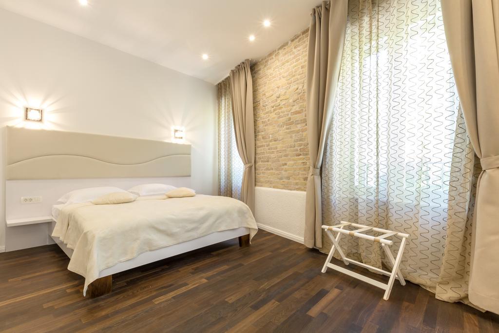 Pellegrini Luxury Rooms สปลิท ภายนอก รูปภาพ